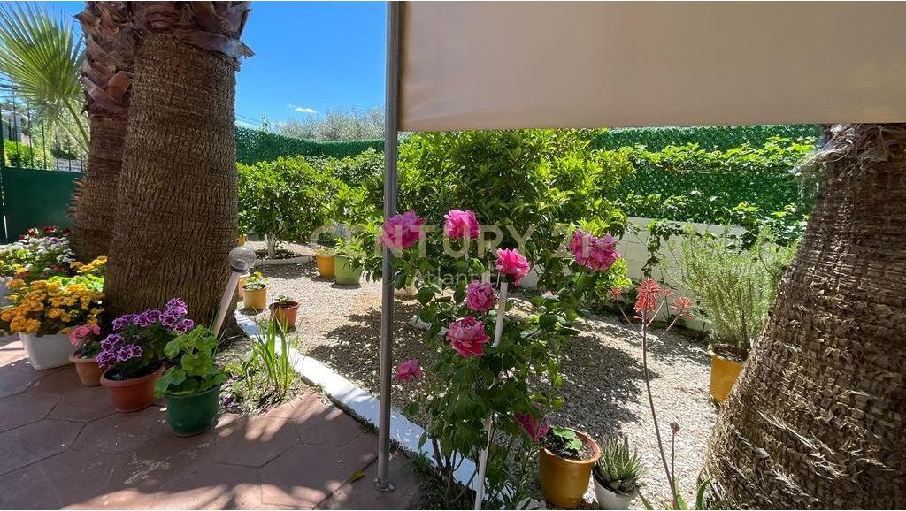 HOUSE FOR SALE 2-FLOORS IN THE BEACH, DURRES!