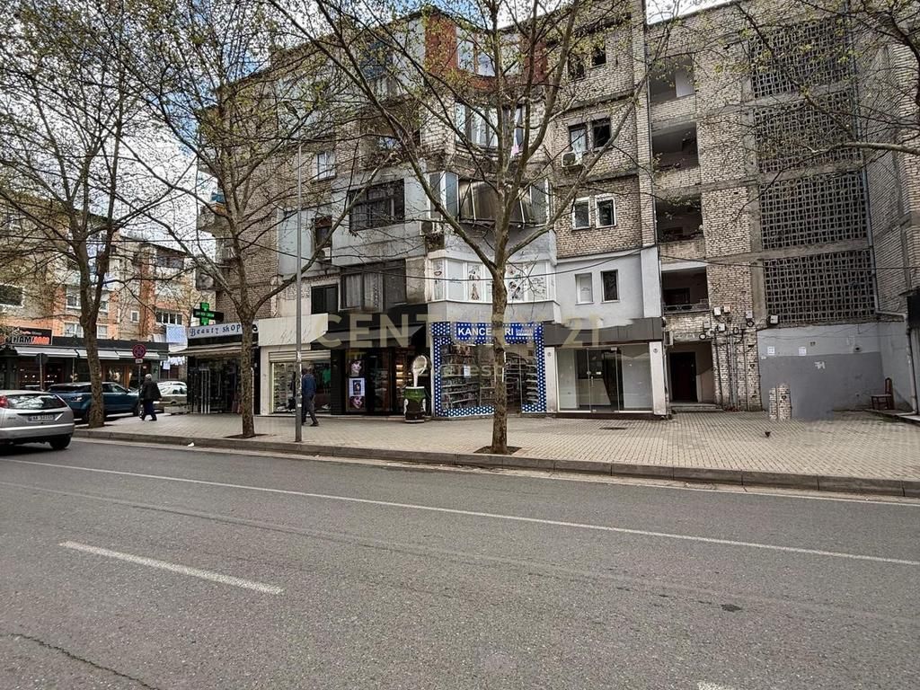 VIA BARDHYL, NEGOZIO IN AFFITTO