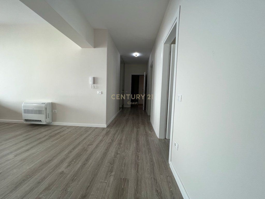 APARTAMENT LUKSOZ 2+1+2 PER QIRA, PAMJE TOTALE DETI NE UJE TE FTOHTE ,VLORE !