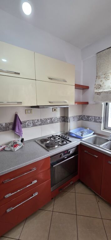 Affittasi 2+1 vicino al Palazzo con Freccia