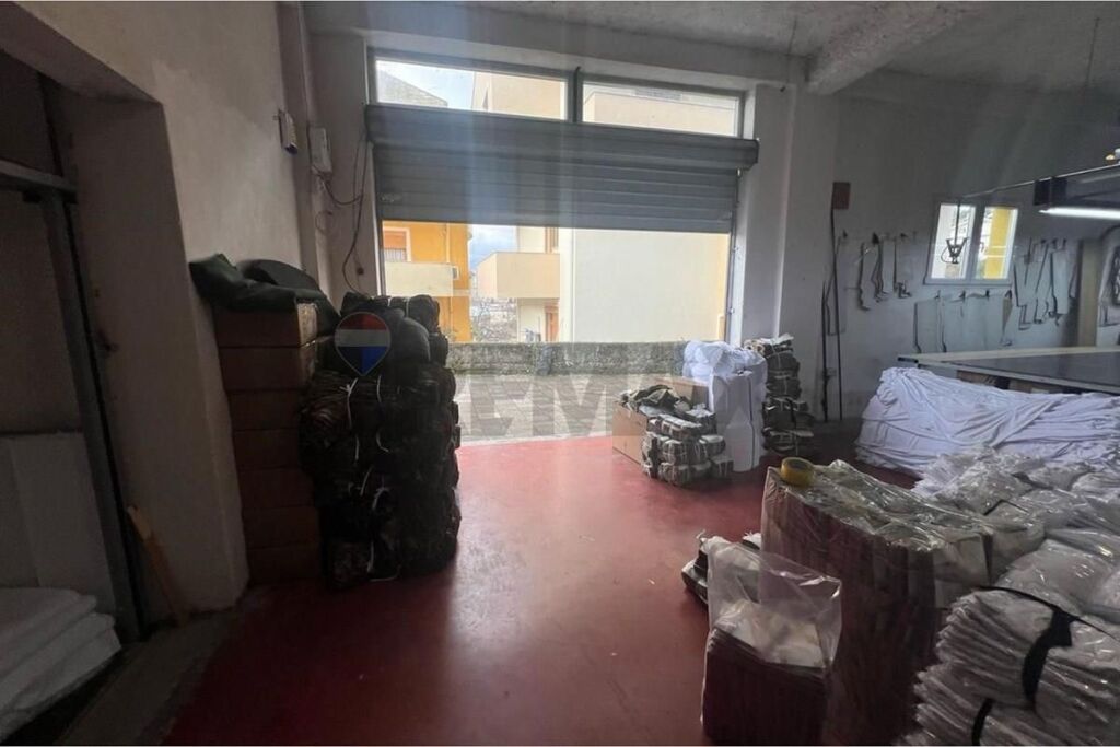 MAGAZZINO IN VENDITA A SHARRE PRUSH