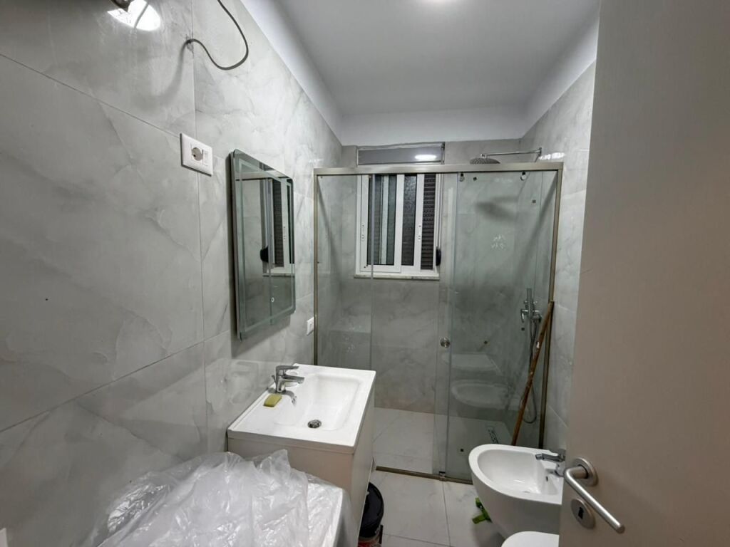 Shitet, Apartament 1+1, Tek Hotel Flower – Golem.