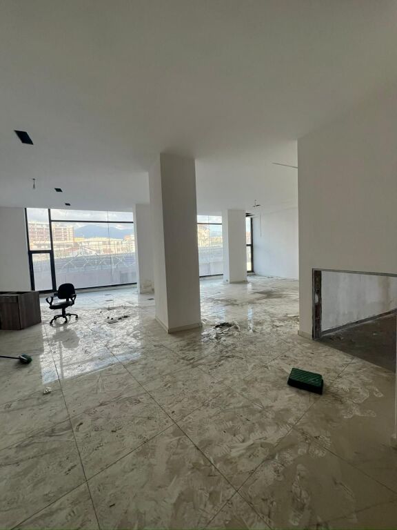 UFFICIO IN AFFITTO 180M2 ASTIR