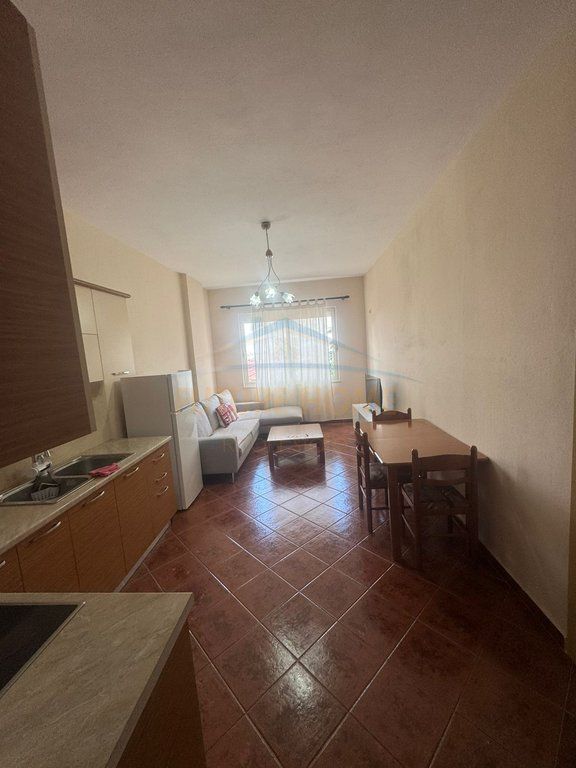 Affitto, Appartamento 1+1, Fresku, Via Dajti, Tirana