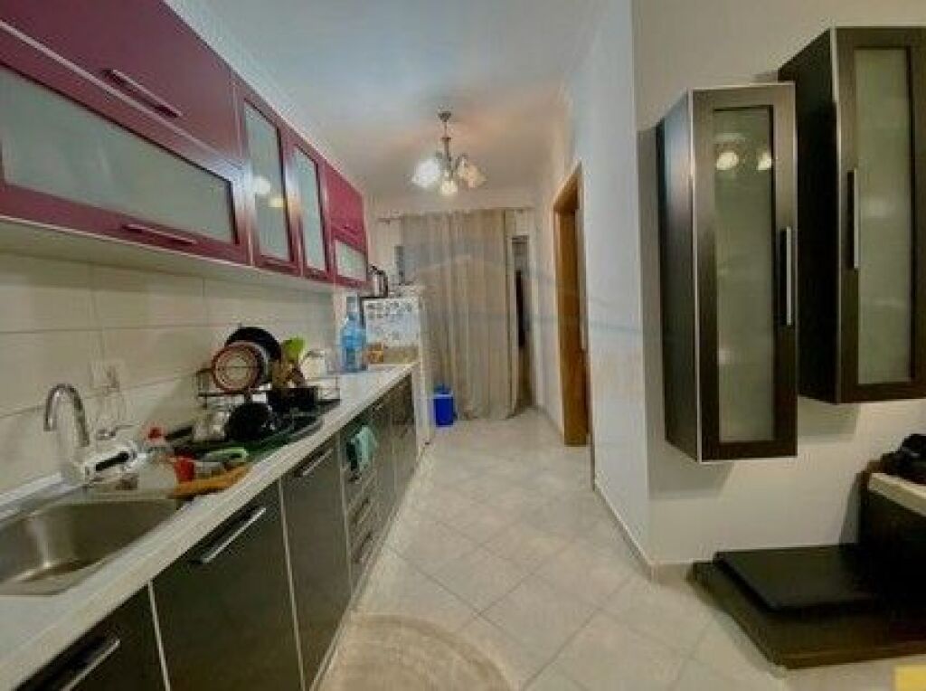 Shitet, Apartament 2+1, Unaza e Re, Tiranë