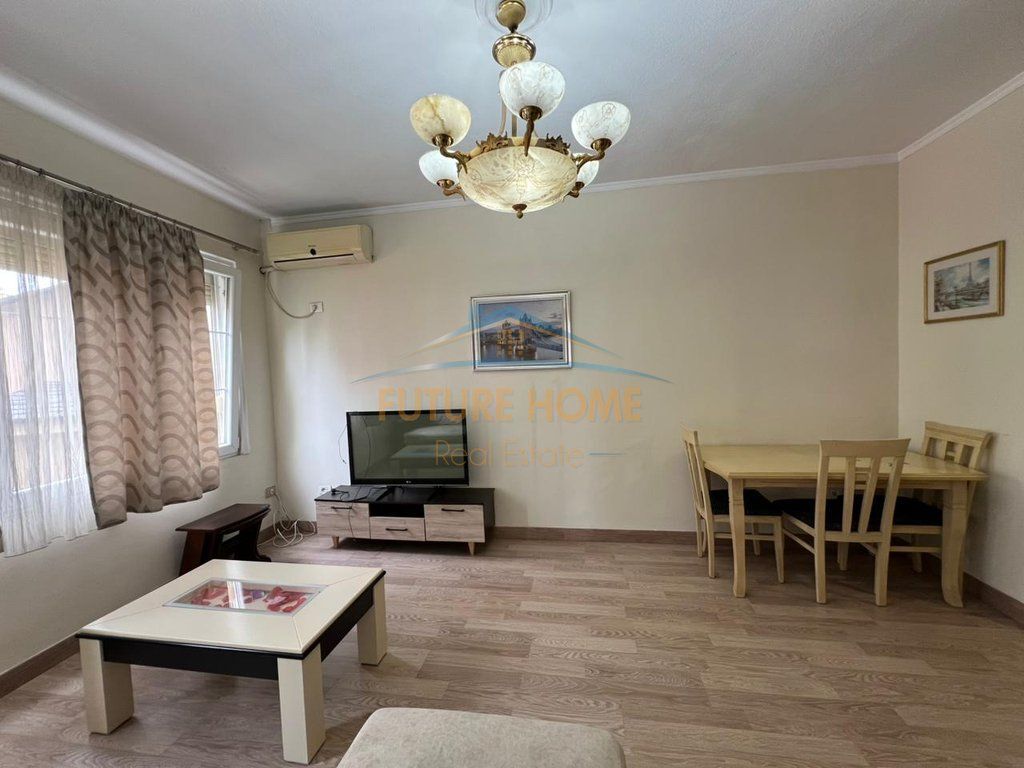 Shitet, Apartament 2+1, Rruga e Durrësit, Tiranë.