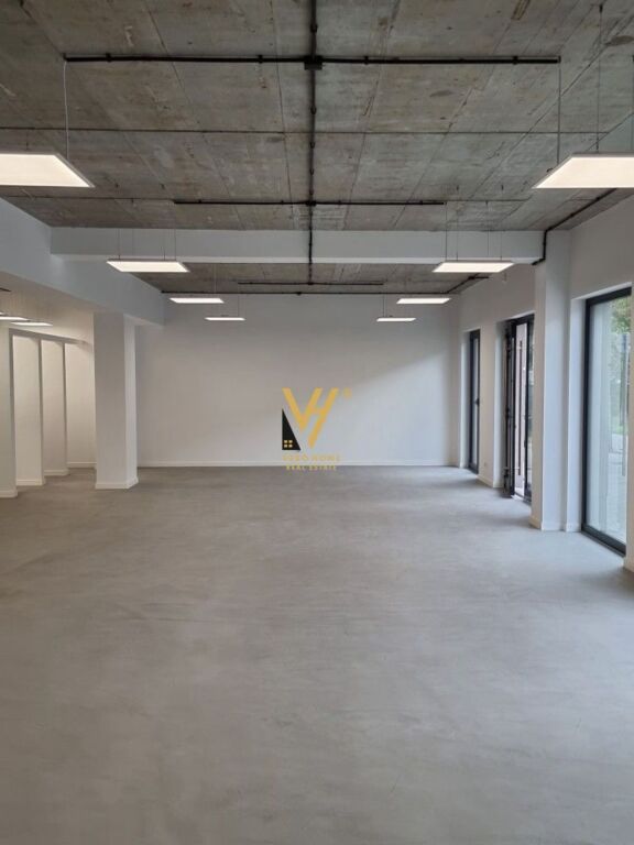 AFFITTASI NEGOZIO 200 M2 A KOMUNA PARISIT 4.000 EURO