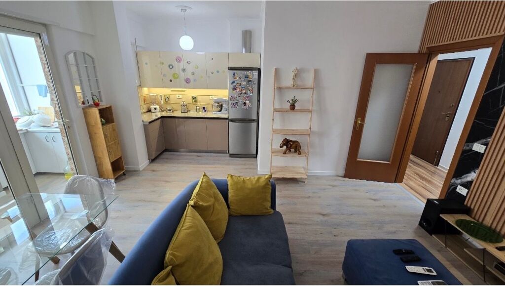 3+2wc,me post parkimi,liqeni i thate,365.000 euro