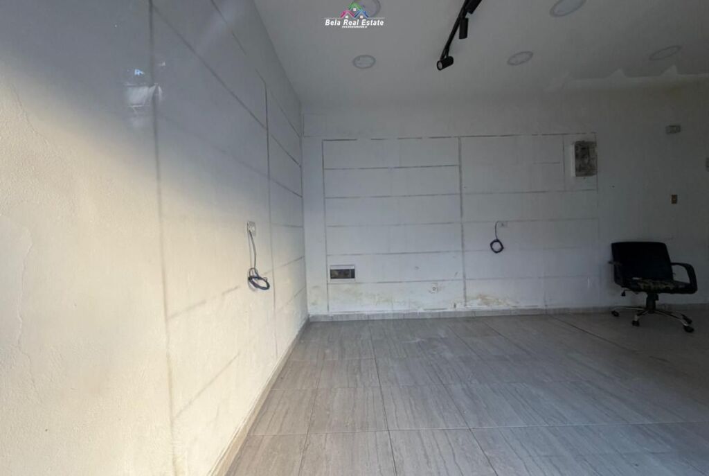 Negozio in Affitto in Via Bardhyl (ID BD21906) Tirana