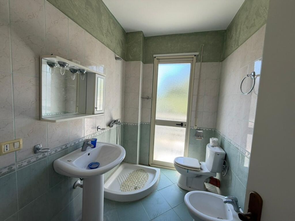 Shitet, Apartament 1+1, Tek Kompleksi Freskia – Golem