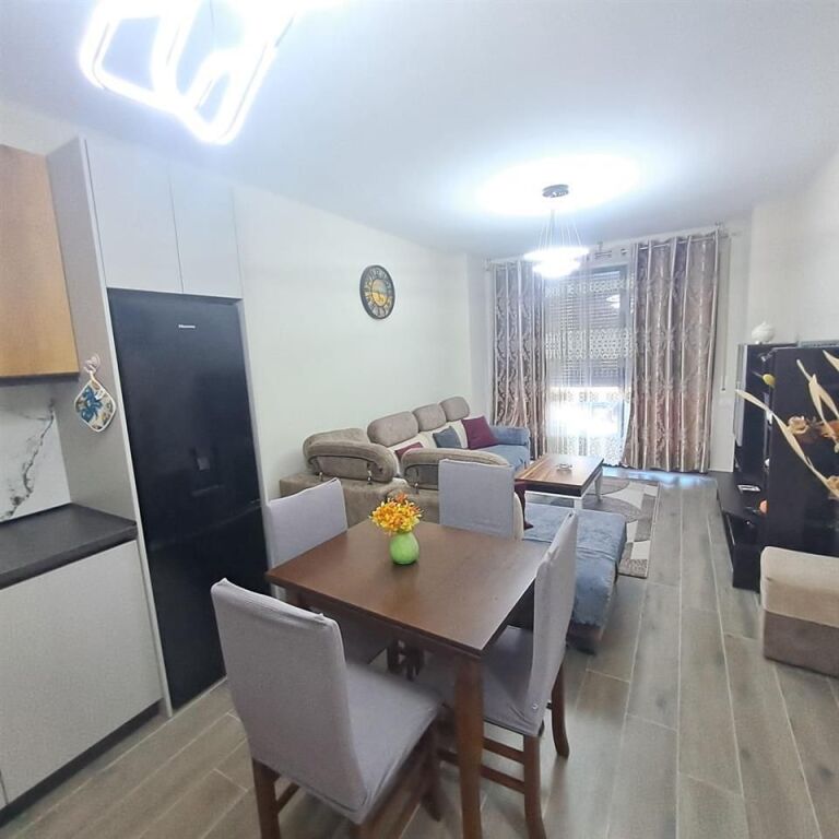 Appartamento In Affitto 1+1 Al Complesso ASL 2 (ID B210685) Tirana.