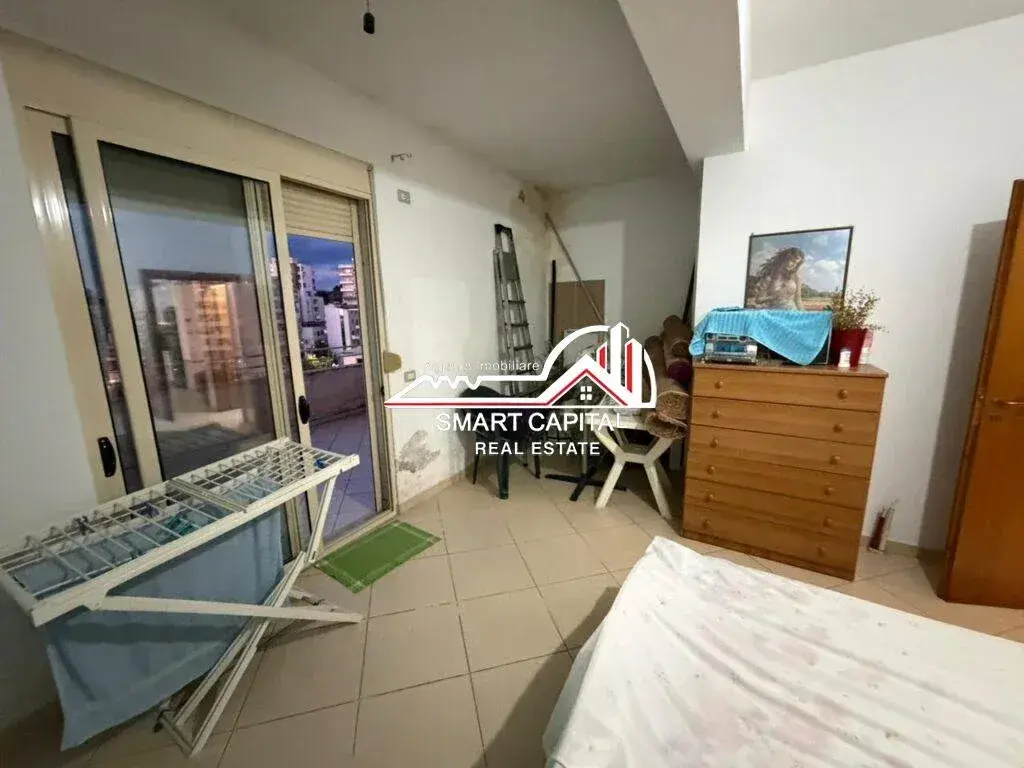 SHITET APARTAMENT 2+1 PRANË KARBURANT FJORTES,VLORË!!!