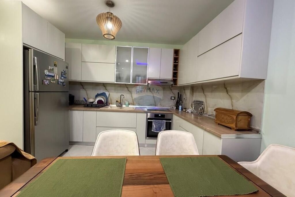 Apartament 3+1+2 per shitje ne Fresk