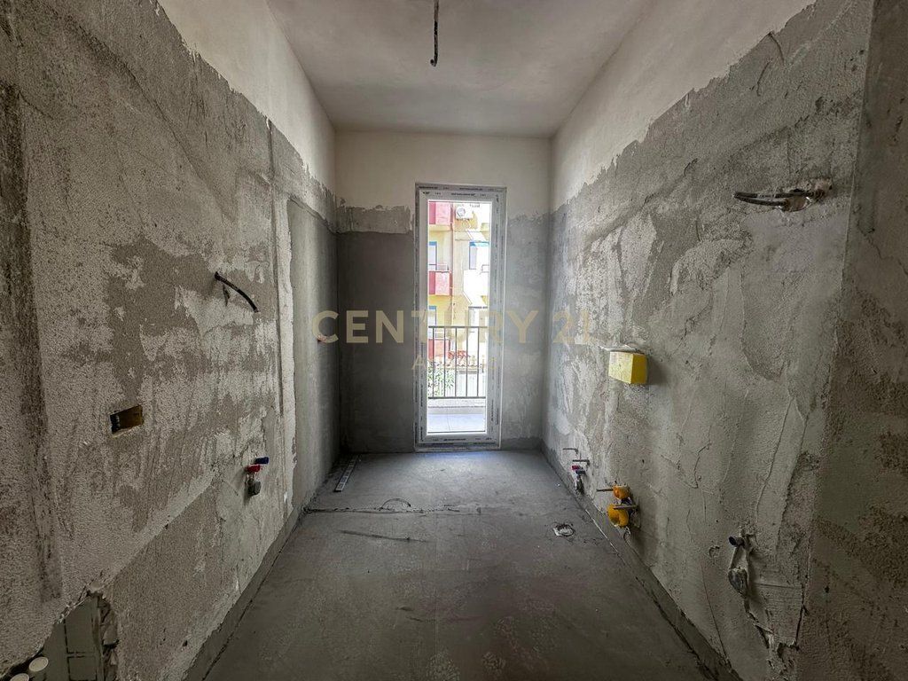 SHITET APARTAMENT 1+1 NE GOLEM, NDERTIM I RI!