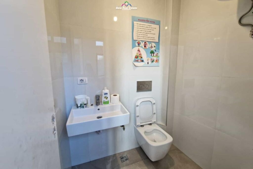Negozio in Affitto Vicino a Medreseja ( ID BD21905) Tirane