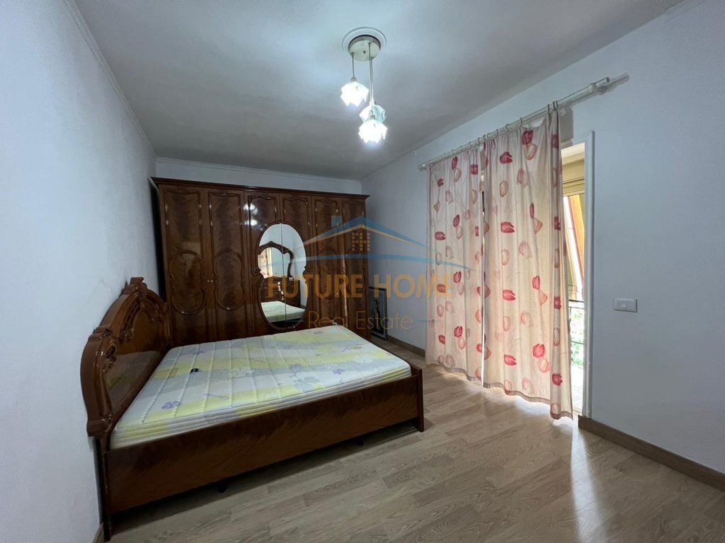 Shitet, Apartament 2+1, Rruga e Durrësit, Tiranë.