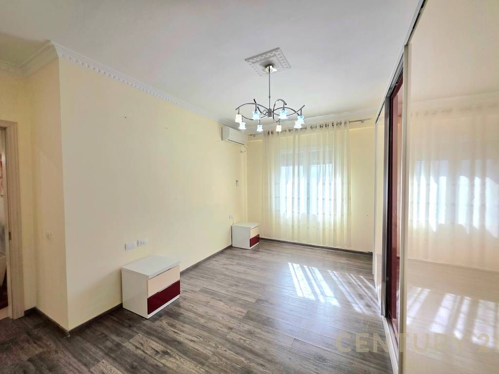 APARTAMENT 2+1+2 PER SHITJE PRANE KOPSHTIT ZOOLOGJIK