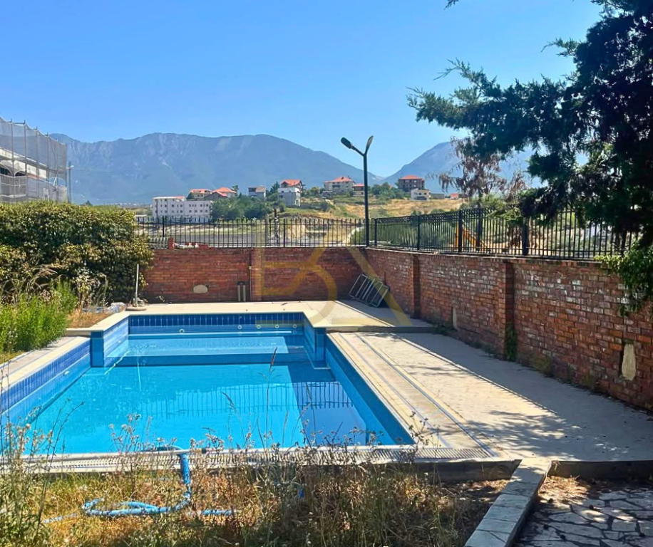 Vilë 4-Katëshe me Pishinë për Shitje – pranë TEG, Mjull-Bathore, Tiranë