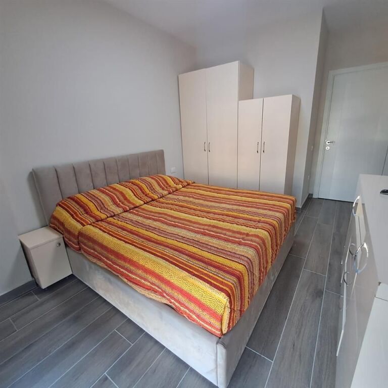 Appartamento In Affitto 1+1 Al Complesso ASL 2 (ID B210685) Tirana.
