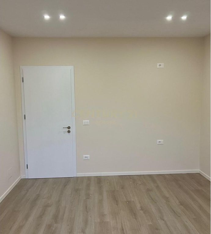Apartament 1+1 për Shitje tek Shkëmbi i Kavajës, Durrës