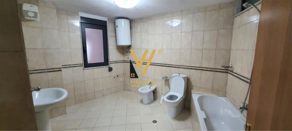 UFFICIO 160 M2 IN AFFITTO IN CENTRO 1.300 EURO