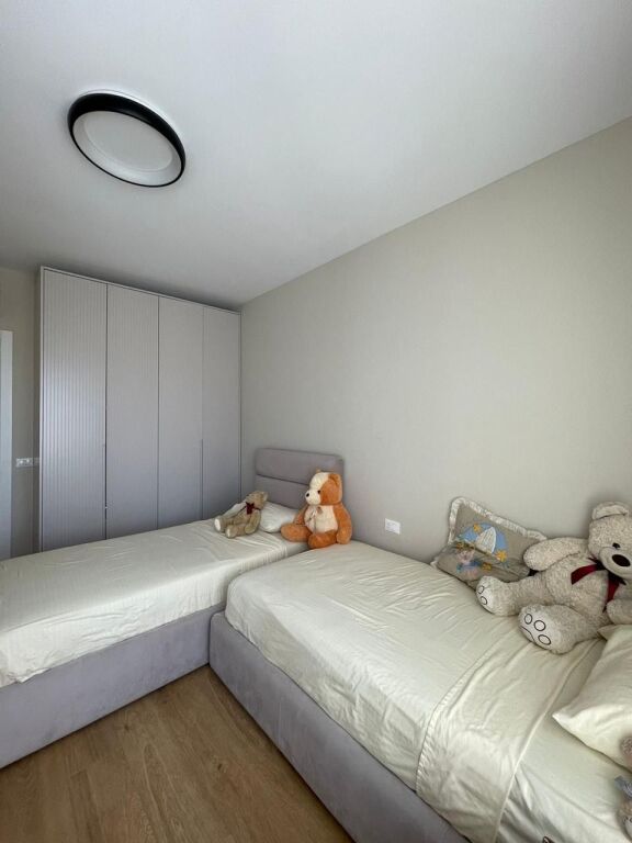 Shitet Super Apartament 2+1 tek Komuna Parisit!!!!