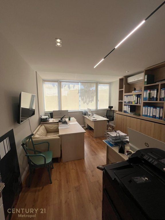 In Affitto — Spazio Ufficio | Stadio Dinamo, Tirana 800 € /Mese