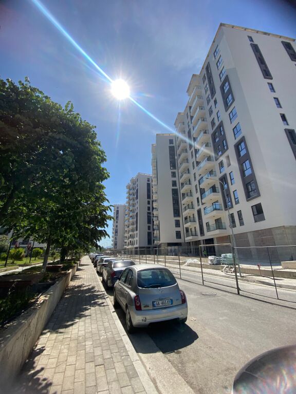 Shiten 2 poste parkimi,Garden Residence Turdiu