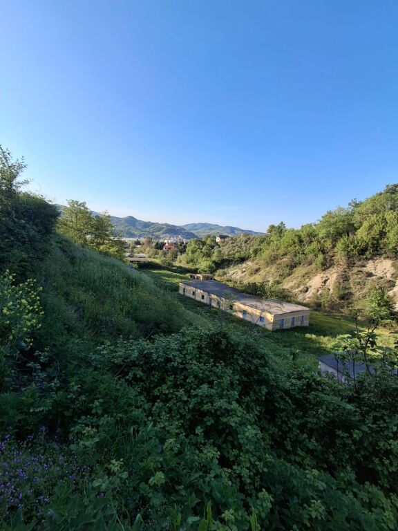 Terreno e edificio in vendita – Pezë e Vogël