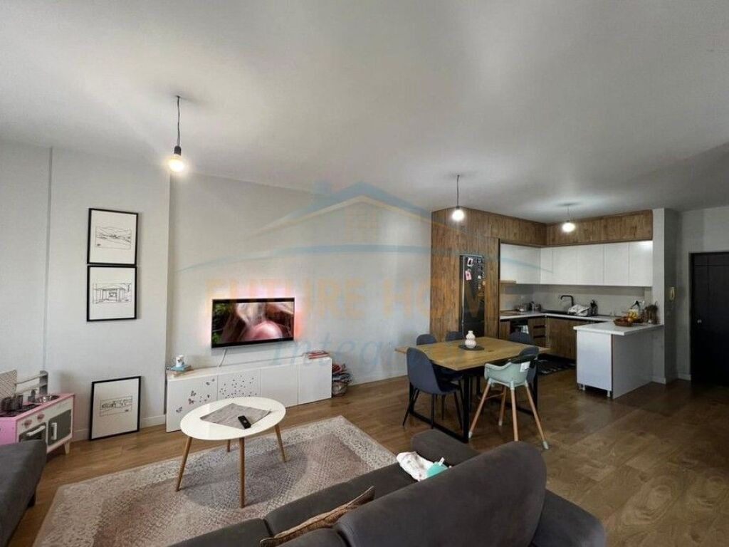 Shitet, Apartament 2+1, Yzberisht, Tiranë.