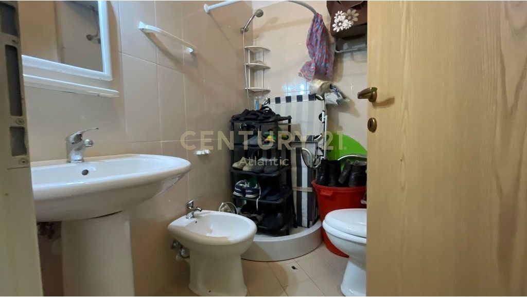 IN VENDITA APPARTAMENTO 2+1+2T+2B E DEPOSITO A VOLLGA, DURRES!
