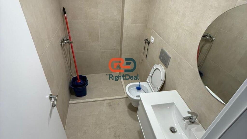 Al Complesso Tirana Golden Park 3, Duplex in Affitto, Ideale per Uffici o Attività Commerciali!!!