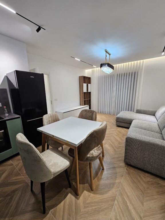 Shiten 2 apartamente 1+1,oasis,kati i 1 banim,2400€/m²