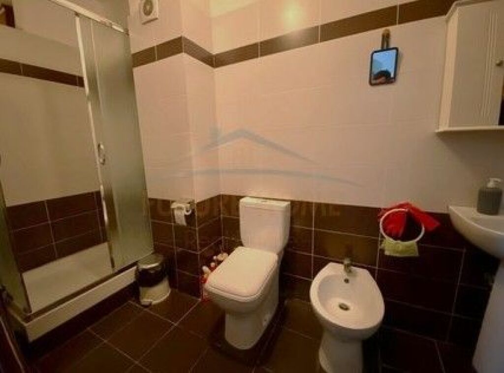 Shitet, Apartament 2+1, Unaza e Re, Tiranë