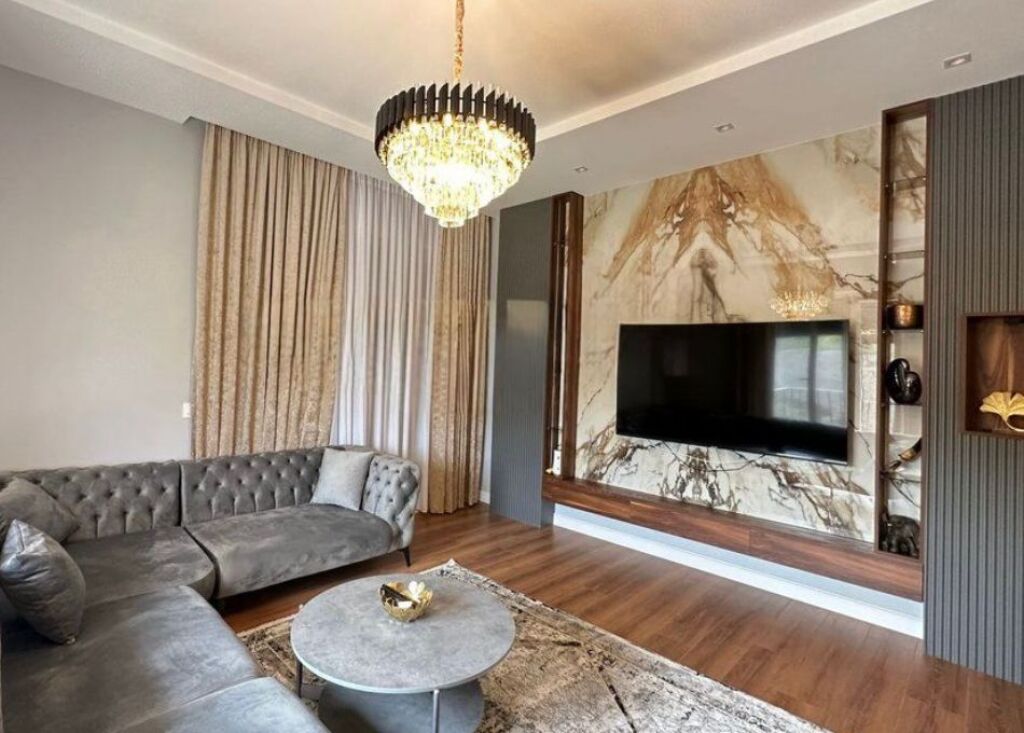 Disponojmë Apartament 2+1+2, për Shitje Apartamenti ndodhet tek Secret Garden Residence, Teg. Tiranë.