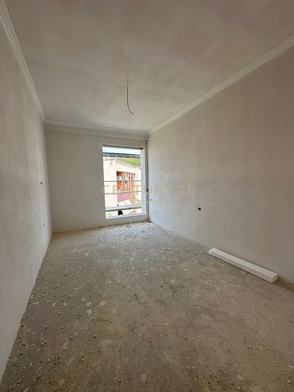 Apartament 2+1+2+post parkimi me pamje deti per shitje tek Gjiri i Lalzit !