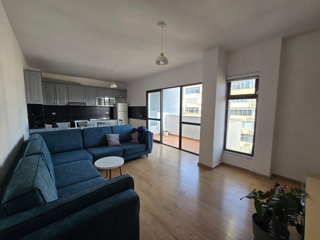 Apartament, Albania