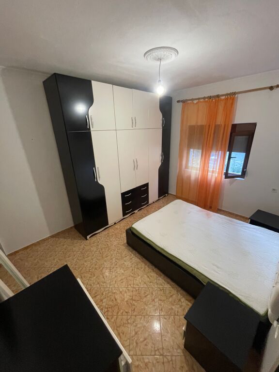 Casa in affitto 2+1+parcheggio nella sede uni.Marlin barleti
