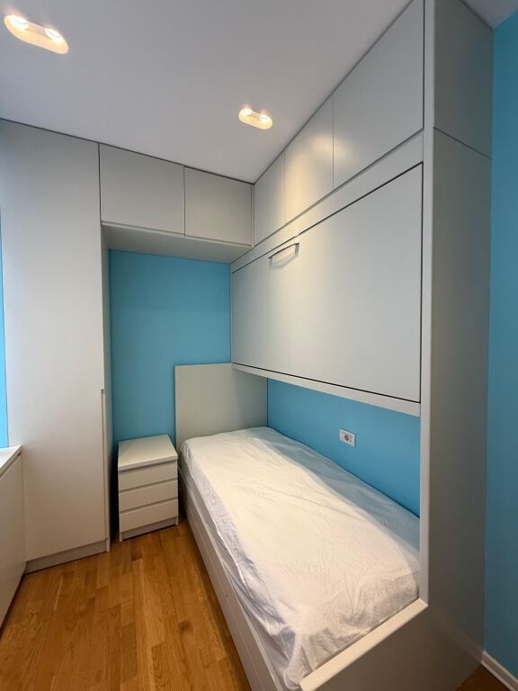 Appartamento 3+1 in affitto a Kika 2, Komuna e Parisit,