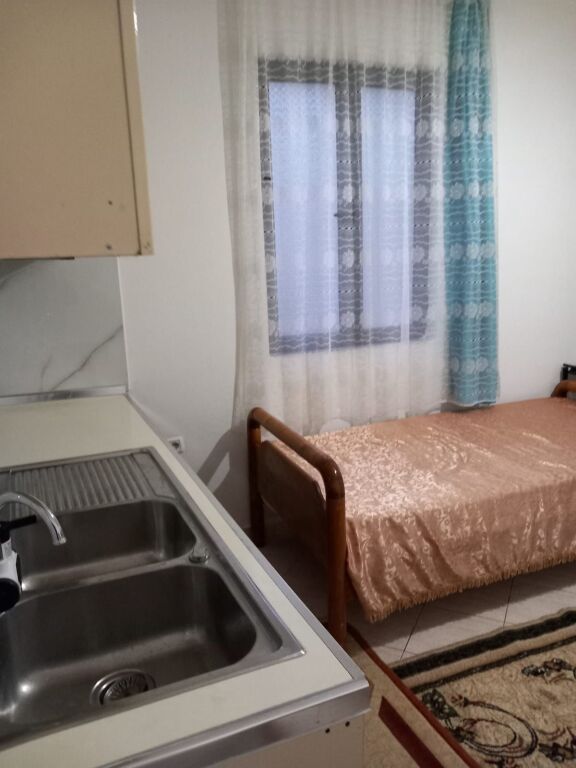 MONOLOCALE 22000 LEKE.JORDAN MISJA