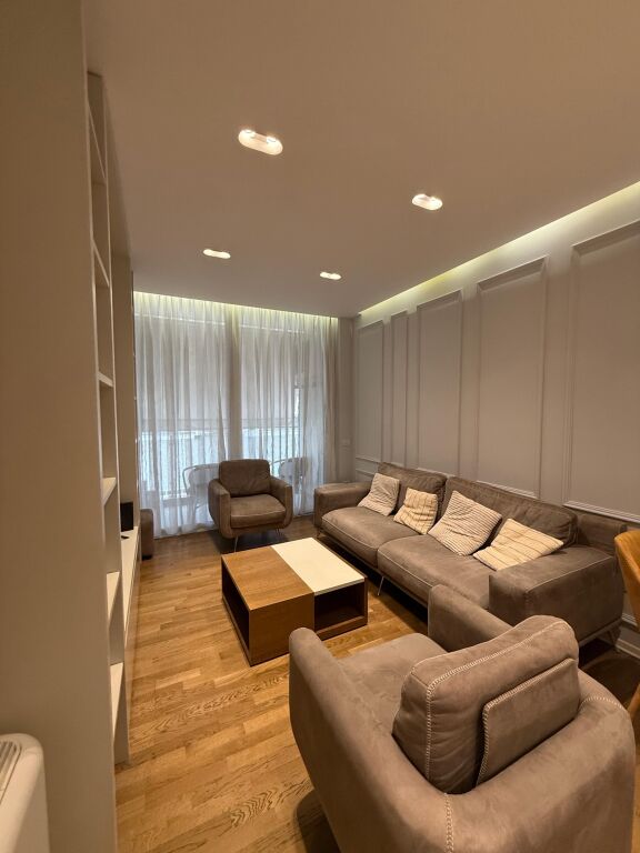 Appartamento 3+1 in affitto a Kika 2, Komuna e Parisit,