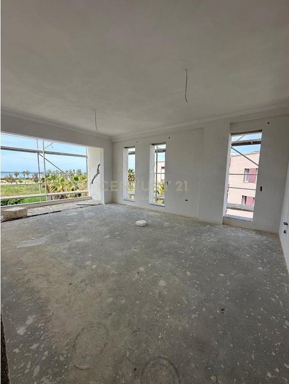 Apartament 2+1+2+post parkimi me pamje deti per shitje tek Gjiri i Lalzit !