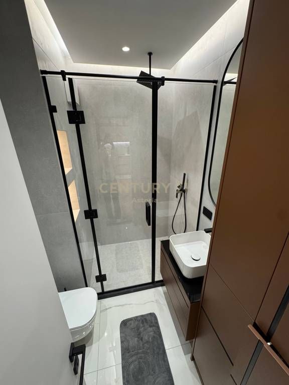 AFFITTASI 1+1 LUSSUOSO CON POSTO AUTO AL COMPLESSO MOLLA A ASTIR CON PARCHEGGIO INCLUSO 680 € /Mese