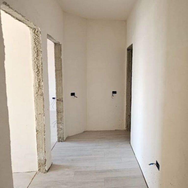 🏢 Shitet Apartament 1+1 – Urban Gate, Tiranë ✨