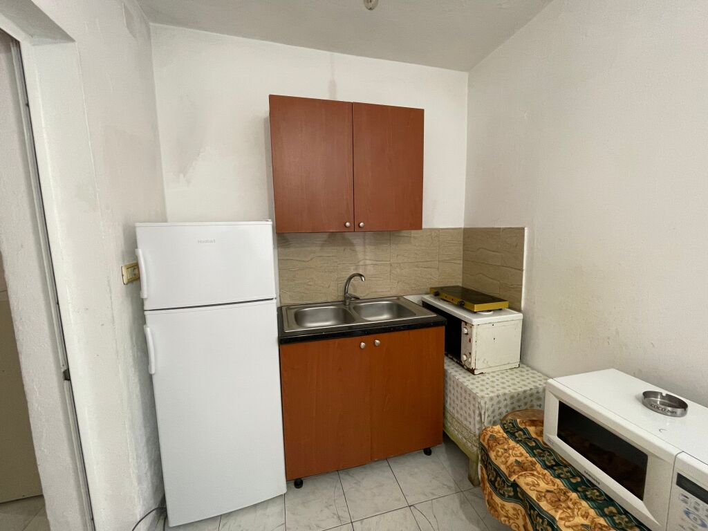 Ingresso 1+1 in affitto, Jordan Misja