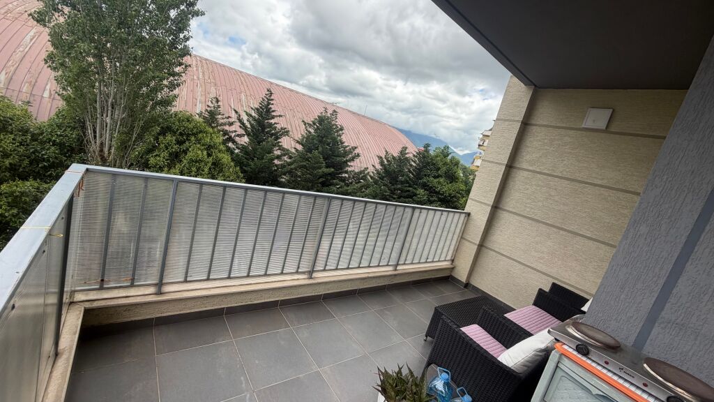 Apartment for sale. Elite area in Tirana, opposite the Olympic Park, near the Artificial Lake