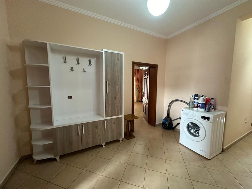 Villa floor for rent in Allias (2+1)