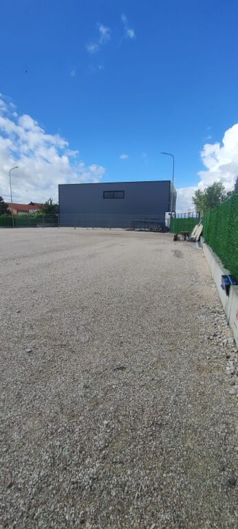 Magazzino in affitto Berxulle vicino a Rinas !