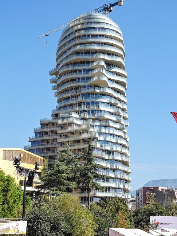 🏙️ Guri i Tiranës | Pamje nga Sheshi Skënderbej