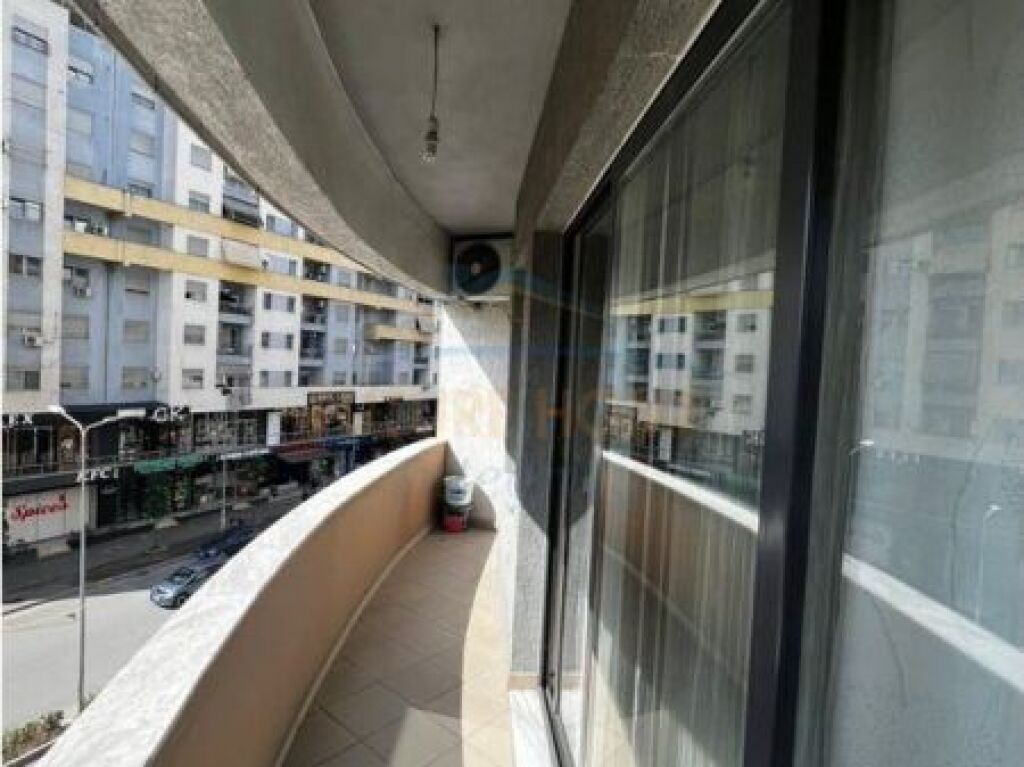 Qera, Apartament 2+1+2, Unaza e Re, Tiranë.